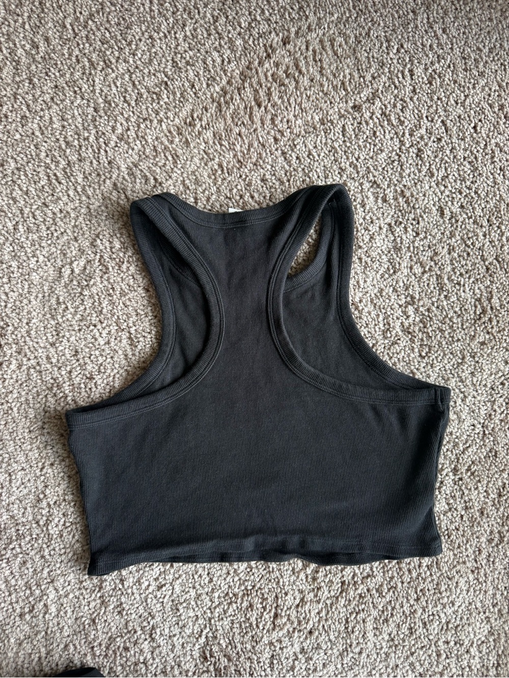 Alo Black Ribbed Racerback Crop Tank - Picture 9 of 12